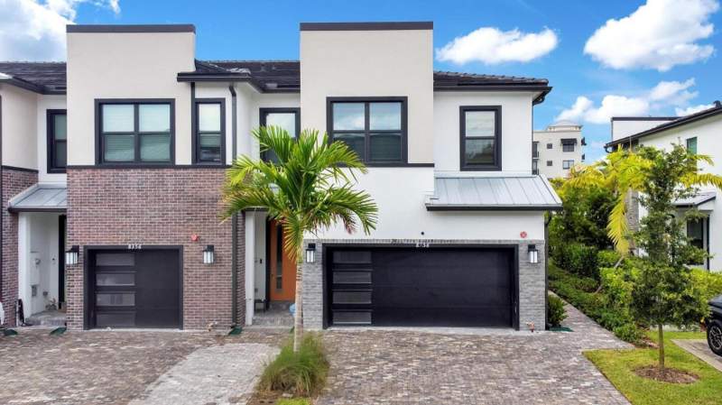 3 bedroom Townhouse at 8358 NW 7th Place, American Express Tract, Plantation — photo 3