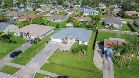 1019 SW California Boulevard, Port St. Lucie FL - photo 21 of 24
