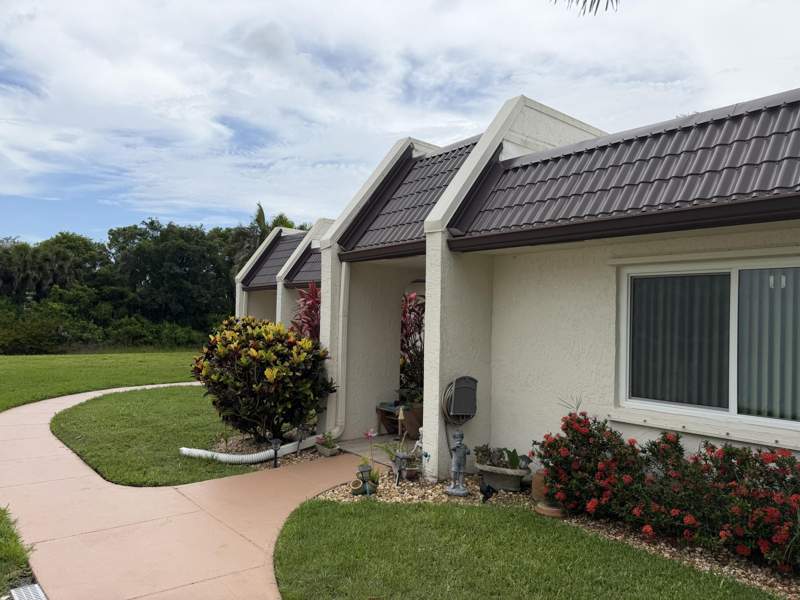 2 bedroom Condominium at 212 Lake Susan Lane, Golden Lakes Village Condo M, West Palm Beach — photo 2