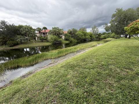 212 Lake Susan Lane, West Palm Beach FL - photo 10 of 44