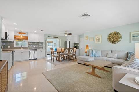 1621 Frances Avenue, Fort Pierce FL - photo 7 of 46