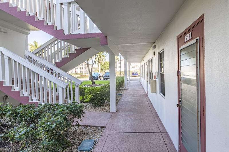 2 bedroom Condominium at 213 Fanshaw F, Fanshaw At Century Village Condo, Boca Raton — photo 2
