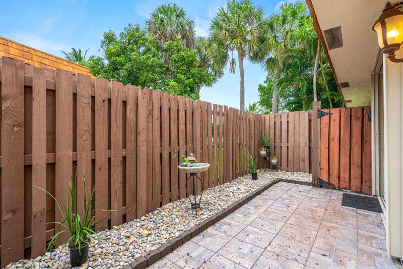 3 bedroom Townhouse at 8321 S Coral Circle, Woodville, North Lauderdale — photo 5