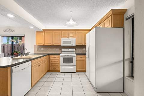 8321 S Coral Circle, North Lauderdale FL - photo 13 of 49