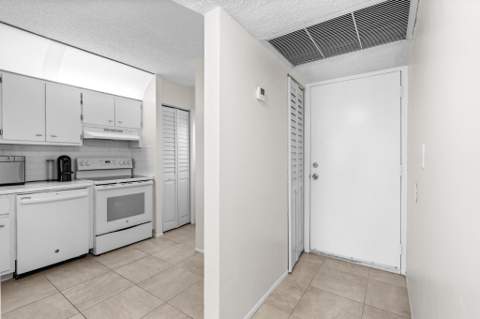 4501 NE 21 Avenue #406, Fort Lauderdale FL - photo 6 of 26