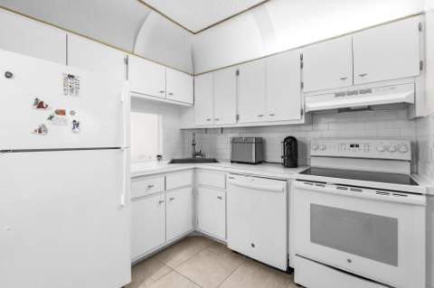 4501 NE 21 Avenue #406, Fort Lauderdale FL - photo 9 of 26