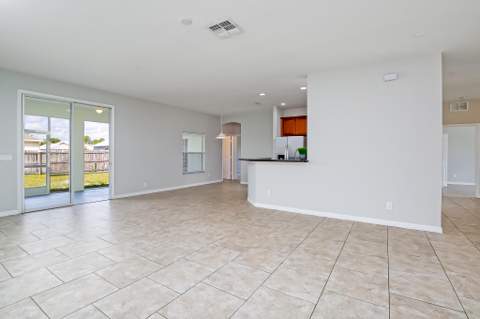 232 SW Aldoro Place, Port St. Lucie FL - photo 6 of 29