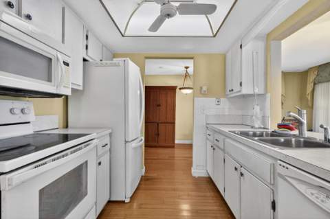1104 W Ocean Avenue, Boynton Beach FL - photo 19 of 37