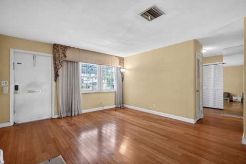 1104 W Ocean Avenue, Boynton Beach FL - photo 6 of 37