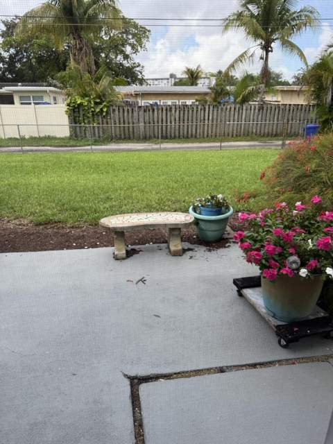 626 S Crescent Drive, Hollywood FL - photo 8 of 16