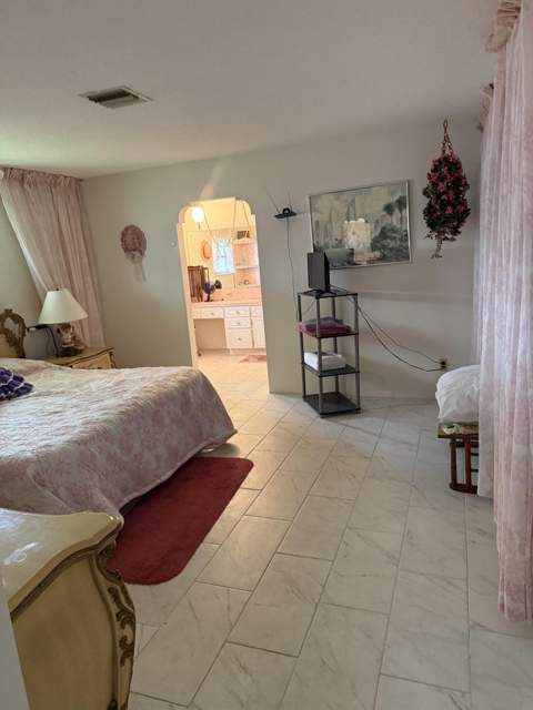 626 S Crescent Drive, Hollywood FL - photo 12 of 16