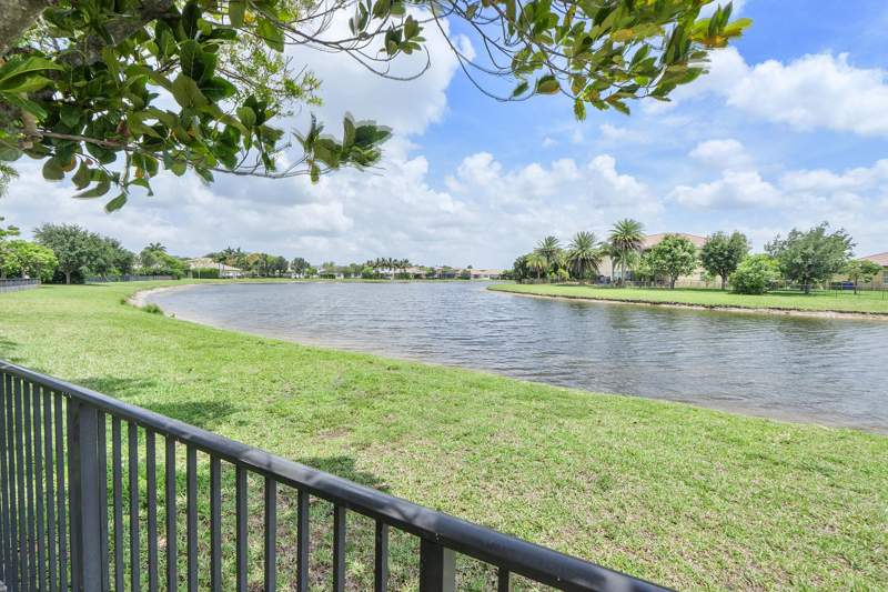 5 bedroom Single Family Residence at 2392 Bellarosa Circle, Portosol, Royal Palm Beach — photo 2