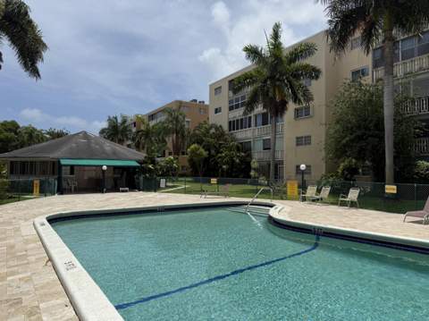 219 NE 14th Avenue #107, Hallandale Beach FL - photo 15 of 18