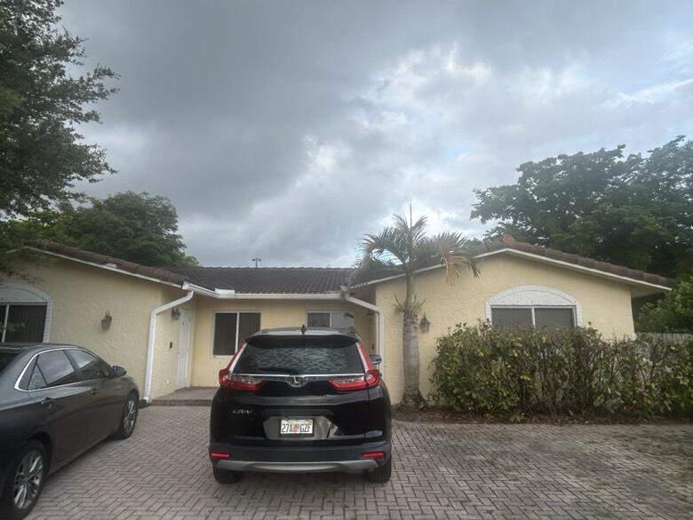 3 bedroom Single Family Residence at 8362 NW 23rd Manor, Forest Hills South, Coral Springs — photo 2
