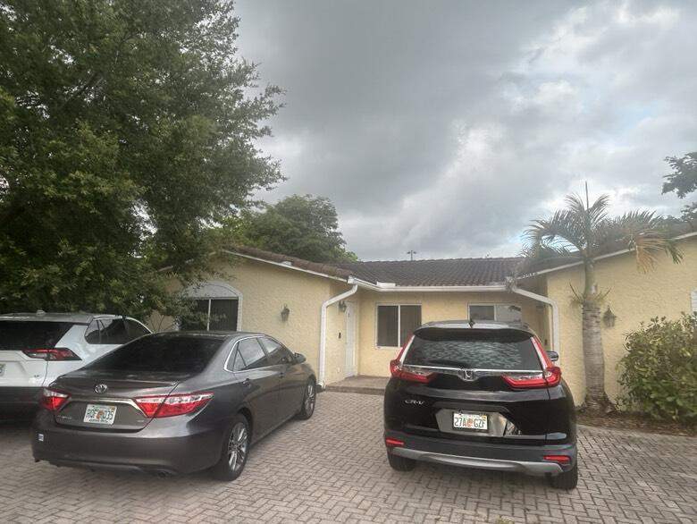 3 bedroom Single Family Residence at 8362 NW 23rd Manor, Forest Hills South, Coral Springs — photo 3