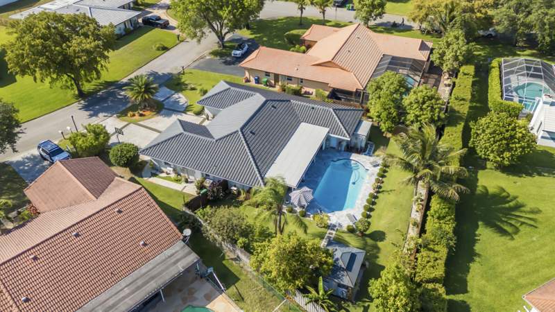 4 bedroom Single Family Residence at 8555 SW 1st Place, Shadow Wood, Coral Springs — photo 3
