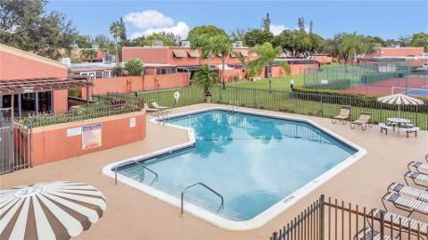 1490 Laguna Lane, Pembroke Pines FL - photo 20 of 21