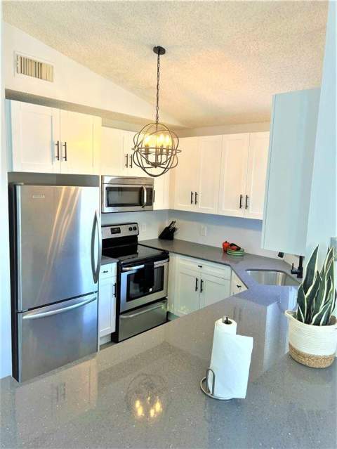 2812 Stoneway Lane #Unit B, Fort Pierce FL - photo 8 of 17