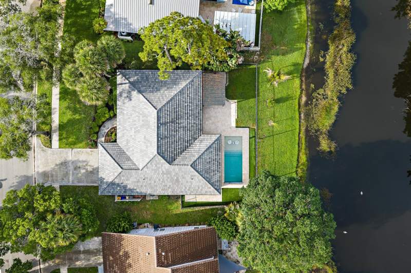 4 bedroom Single Family Residence at 18169 Lake Bend Drive, Shores 1, Jupiter — photo 2