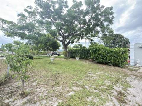 1185 Alto Road, Lake Worth FL - photo 11 of 15
