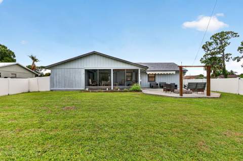 641 SE Streamlet Avenue, Port St. Lucie FL - photo 12 of 41