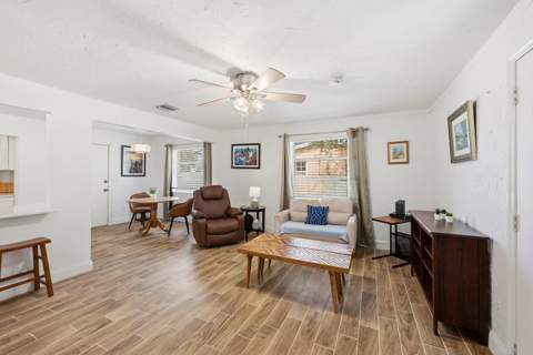 6404 Oak Street, Hollywood FL - photo 9 of 27