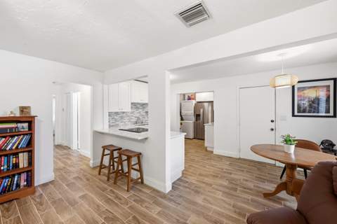 6404 Oak Street, Hollywood FL - photo 11 of 27