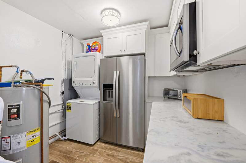 2 bedroom Single Family Residence at 6404 Oak Street, Linwood Gardens No 2, Hollywood — photo 3