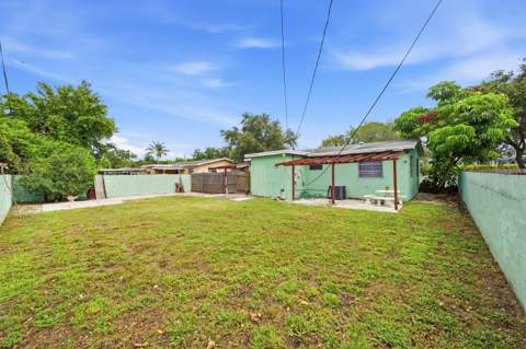 6404 Oak Street, Hollywood FL - photo 20 of 27