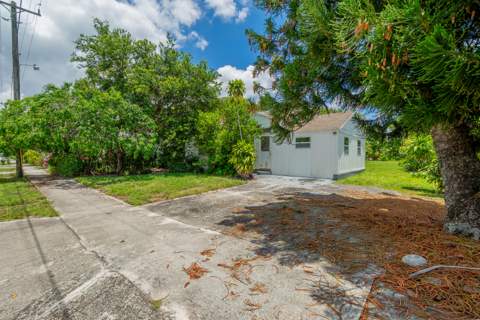 229 SW 4th Avenue, Delray Beach FL - photo 8 of 26