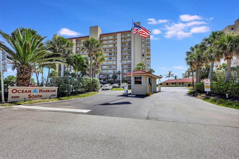 2 bedroom Condominium at 4250 N Highway A1a #102, Ocean Harbour South Condominium, Fort Pierce — photo 2