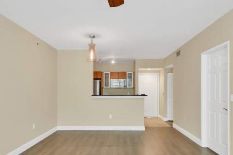 700 E Boynton Beach Boulevard #407, Boynton Beach FL - photo 7 of 23