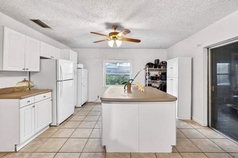 4639 Franwood Drive, Delray Beach FL - photo 6 of 32