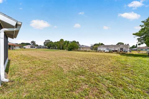 261 SW Cherryhill Road, Port St. Lucie FL - photo 20 of 37