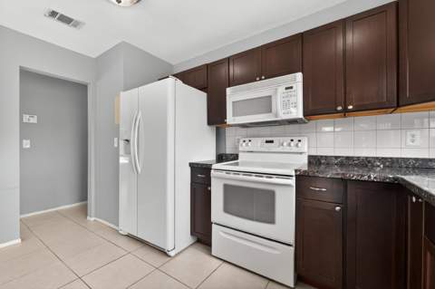 261 SW Cherryhill Road, Port St. Lucie FL - photo 10 of 37