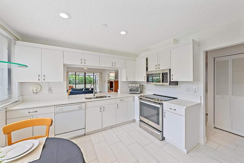 2 bedroom Condominium at 811 Oak Harbour Drive, Oak Harbour Condos, Juno Beach — photo 4