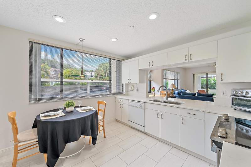 2 bedroom Condominium at 811 Oak Harbour Drive, Oak Harbour Condos, Juno Beach — photo 5