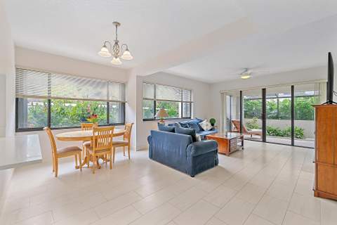 811 Oak Harbour Drive, Juno Beach FL - photo 7 of 48