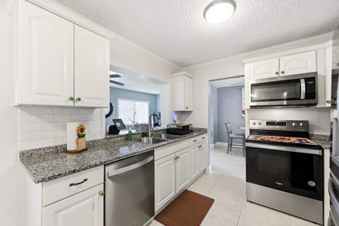 4629 NW 45th Court, Tamarac FL - photo 14 of 48