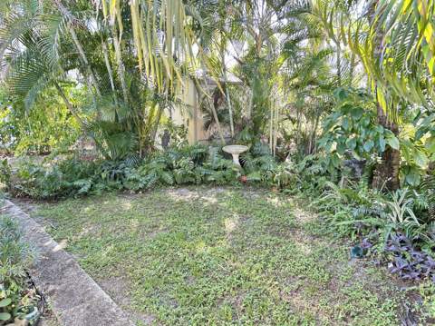 425 Bougainvilla Drive, Deerfield Beach FL - photo 6 of 54