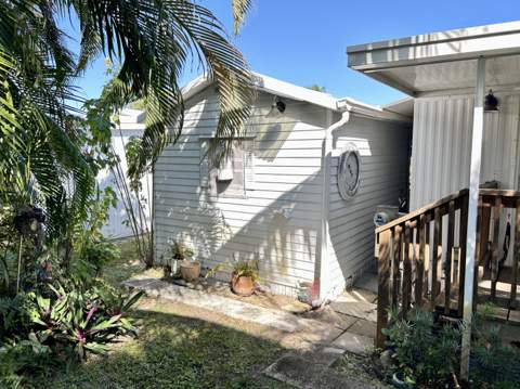 425 Bougainvilla Drive, Deerfield Beach FL - photo 8 of 54