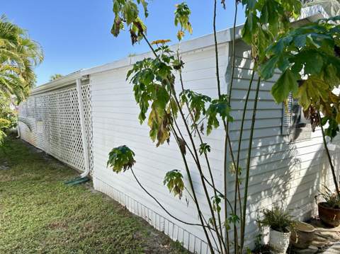 425 Bougainvilla Drive, Deerfield Beach FL - photo 9 of 54