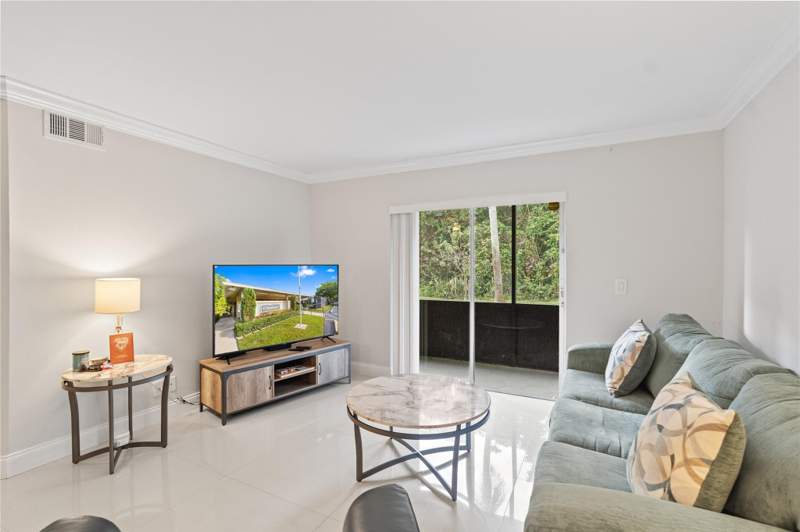2 bedroom Condominium at 567 Trace Circle #104, Tivoli Trace Condo No 6, Deerfield Beach — photo 5