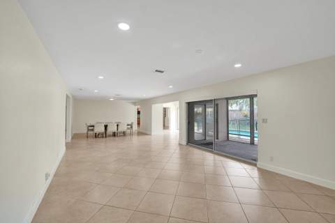4721 Sarazen Drive, Hollywood FL - photo 10 of 46