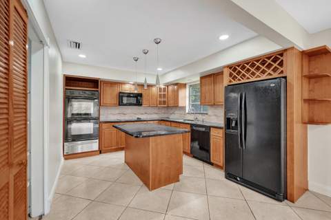 4721 Sarazen Drive, Hollywood FL - photo 16 of 46