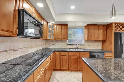4721 Sarazen Drive, Hollywood FL - photo 19 of 46