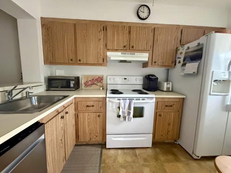 2 bedroom Townhouse at 4245 N Hwy A1a #8, Ocean Harbour Villas Condominium, Fort Pierce — photo 2