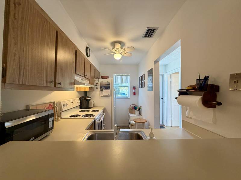 2 bedroom Townhouse at 4245 N Hwy A1a #8, Ocean Harbour Villas Condominium, Fort Pierce — photo 3