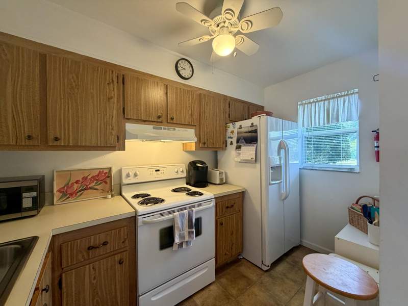 2 bedroom Townhouse at 4245 N Hwy A1a #8, Ocean Harbour Villas Condominium, Fort Pierce — photo 4