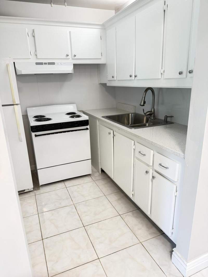 1 bedroom Condominium at 179 Windsor H, Windsor Condos, West Palm Beach — photo 3